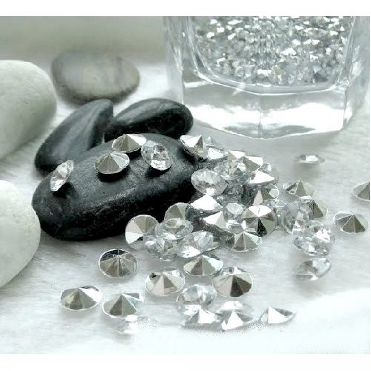 Diamants de table 10 mm - Argent x 100 pièces 