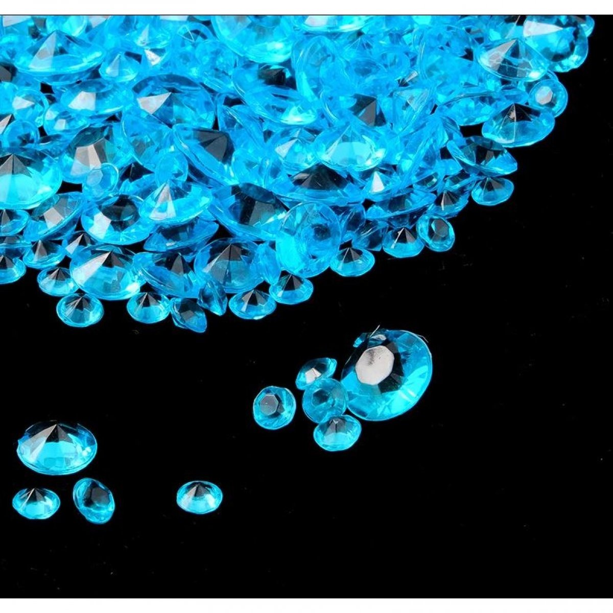 Confettis diamant de table turquoise 4,5 mm, 8 mm et 10 mm x 2100 pièces 