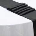 Chemin de table en satin noir – 30 cm x 2,75 m