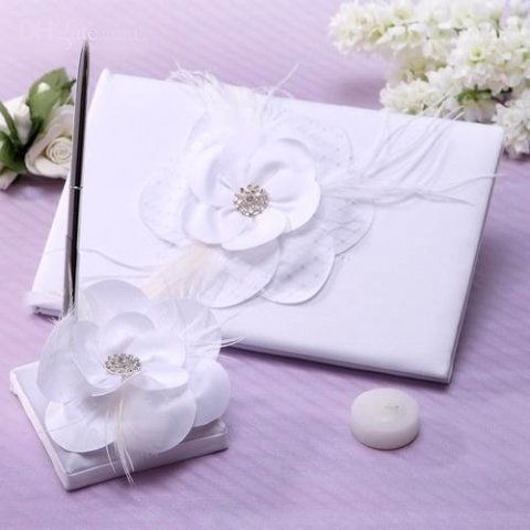 Livre d’or blanc - Fleur de camélia et plumes - Porte-stylo assorti & stylo argenté