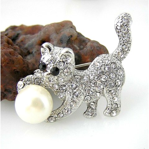 Broche chat argenté cristal perle blanche