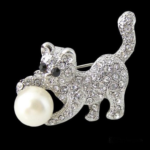 Broche femme animal " chaton et sa  perle " ton argent strass clair 