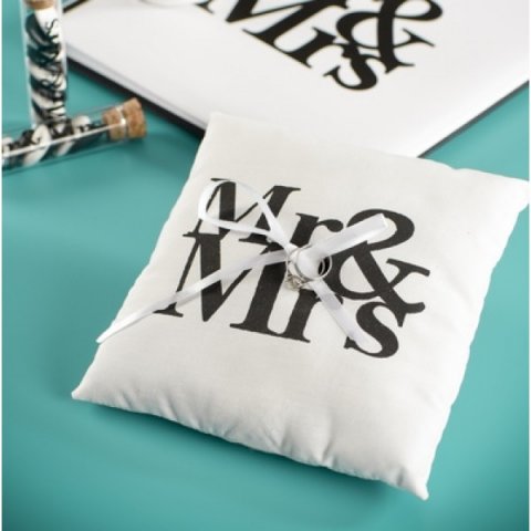 Coussin mariage porte alliance Mr Mrs
